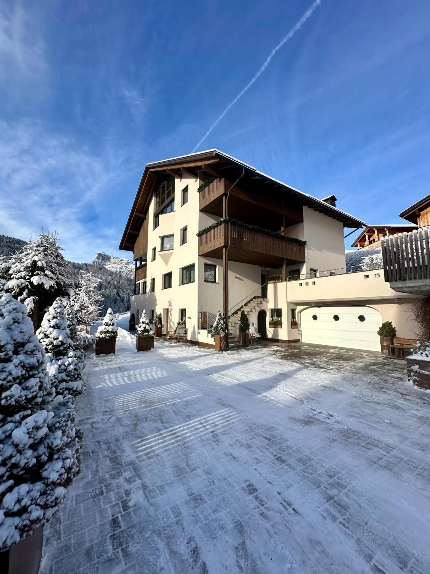Apartment Ciasa Laoi San Cassiano  Bagian luar foto