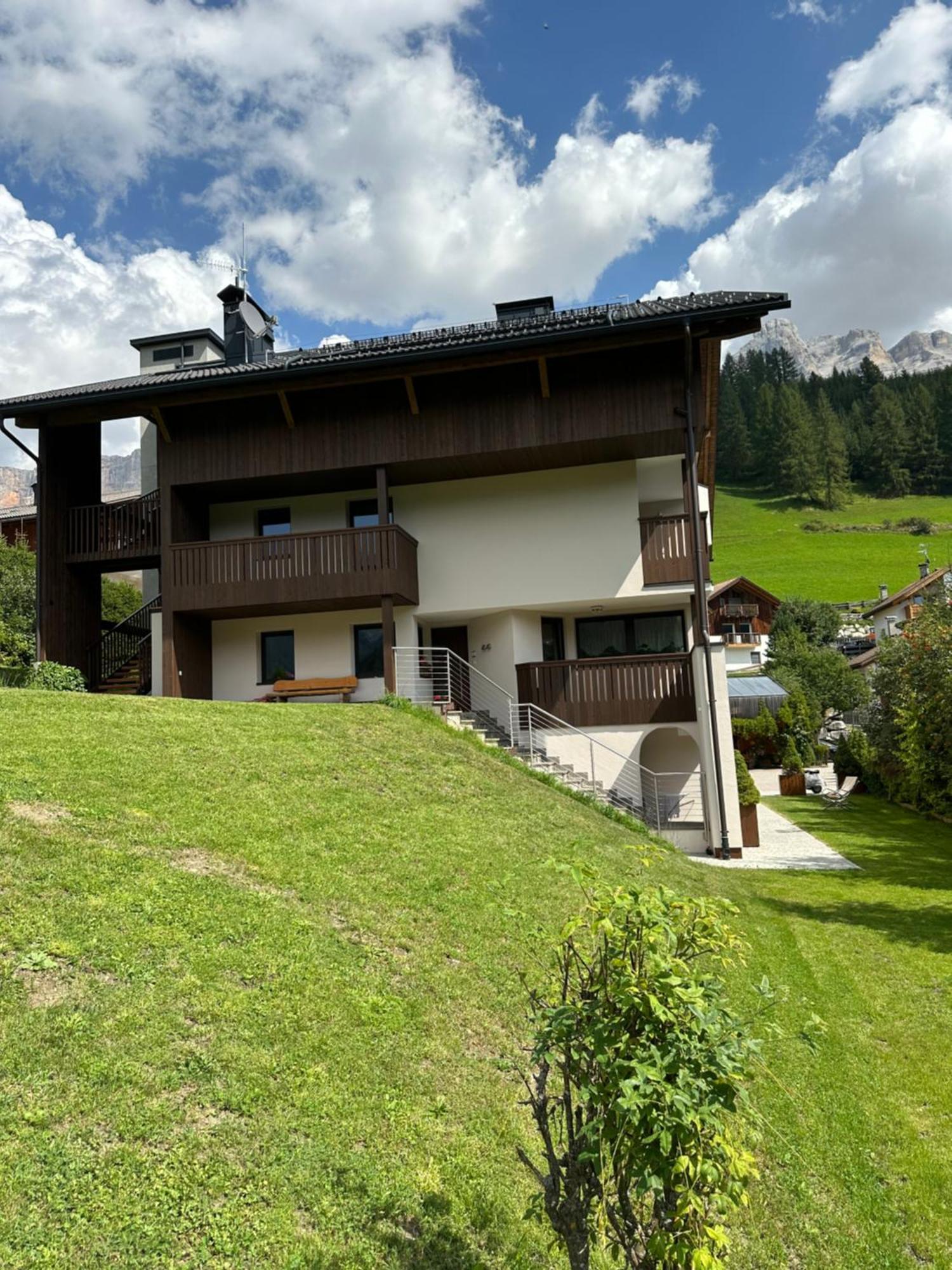 Apartment Ciasa Laoi San Cassiano  Bagian luar foto