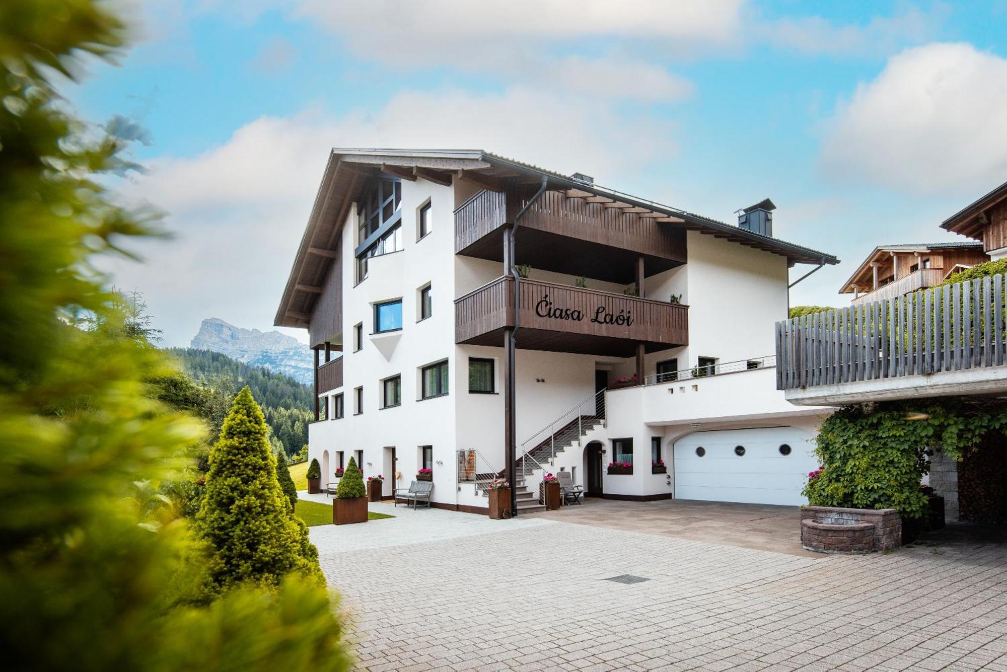 Apartment Ciasa Laoi San Cassiano  Bagian luar foto