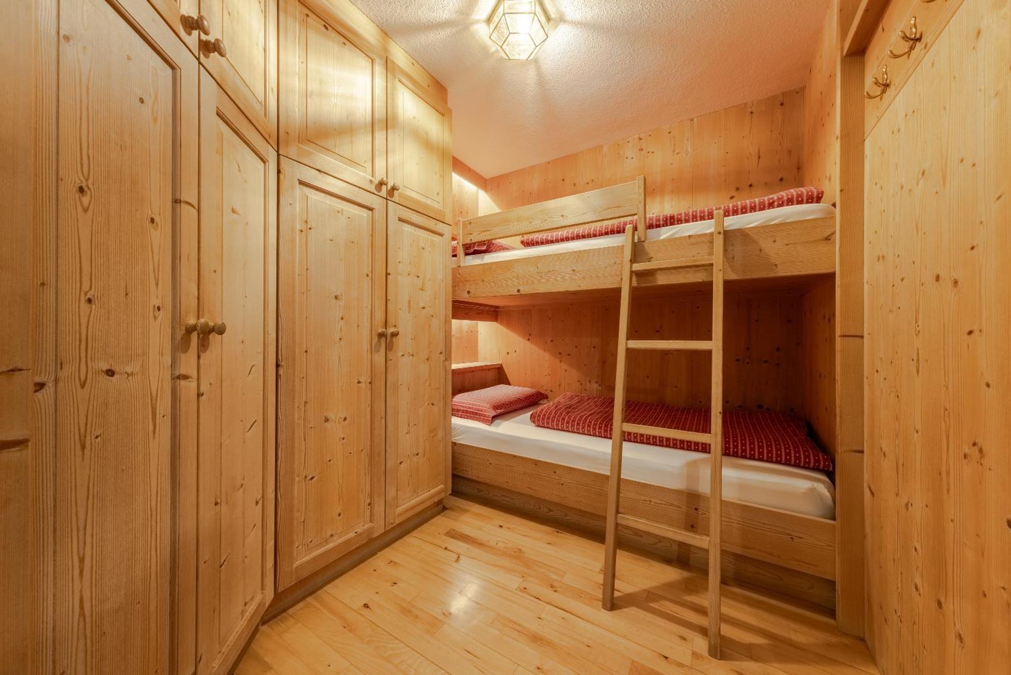Apartment Ciasa Laoi San Cassiano  Bagian luar foto