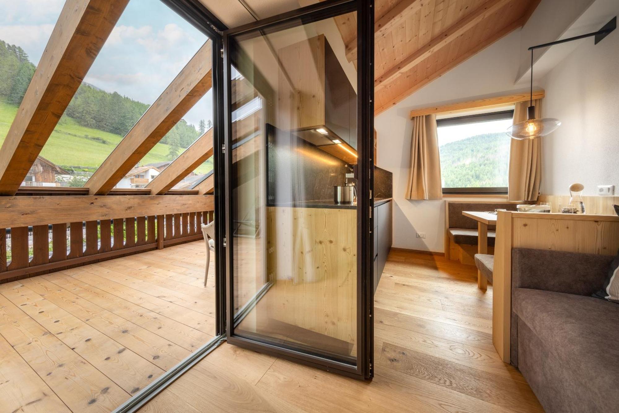 Apartment Ciasa Laoi San Cassiano  Bagian luar foto