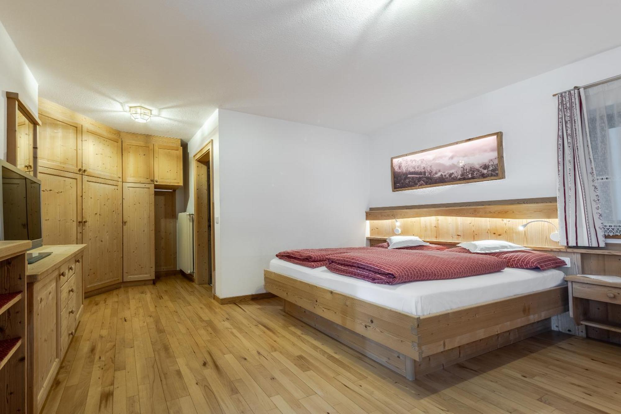 Apartment Ciasa Laoi San Cassiano  Bagian luar foto